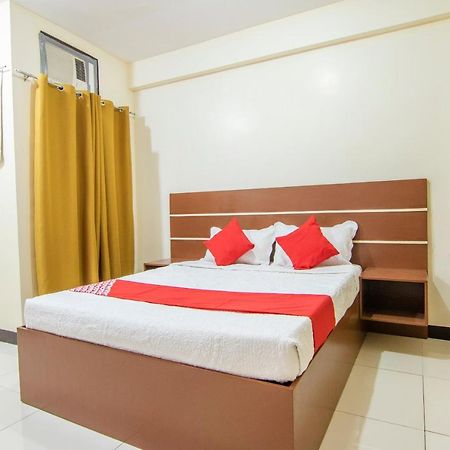 Oyo 578 Red Velvet Suites Manila Kültér fotó