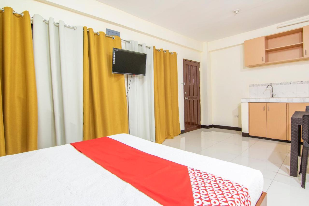Oyo 578 Red Velvet Suites Manila Kültér fotó