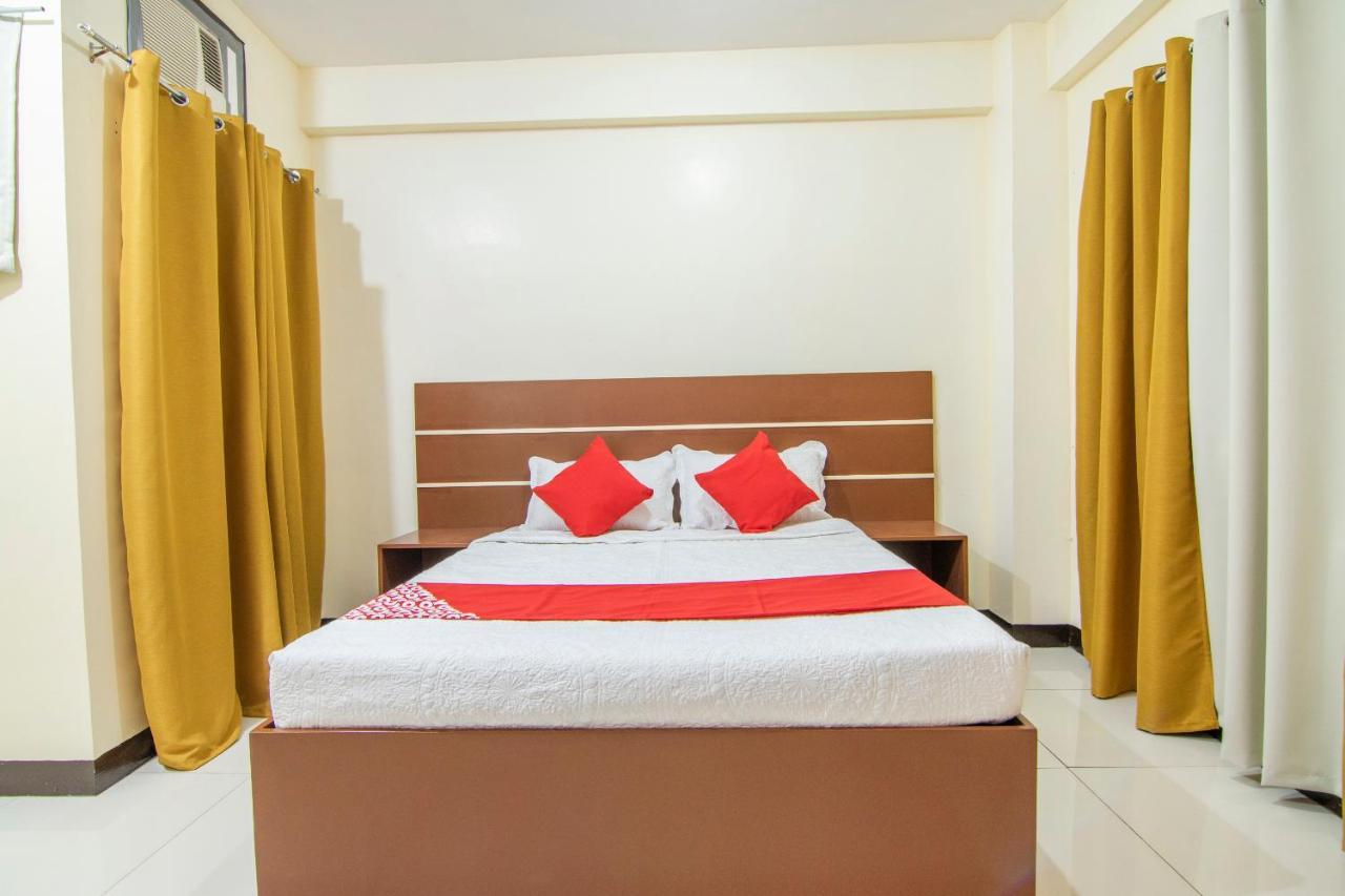 Oyo 578 Red Velvet Suites Manila Kültér fotó
